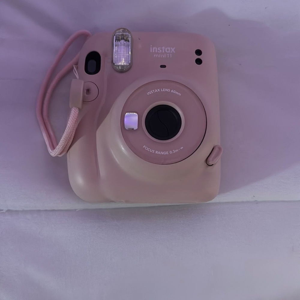 Instax Mini 11 Camera in Soft Pink